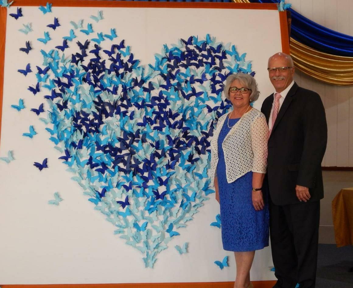 Hno. Malcolm Gregory y Hna. Janice Gregory, los misioneros de la iglesia