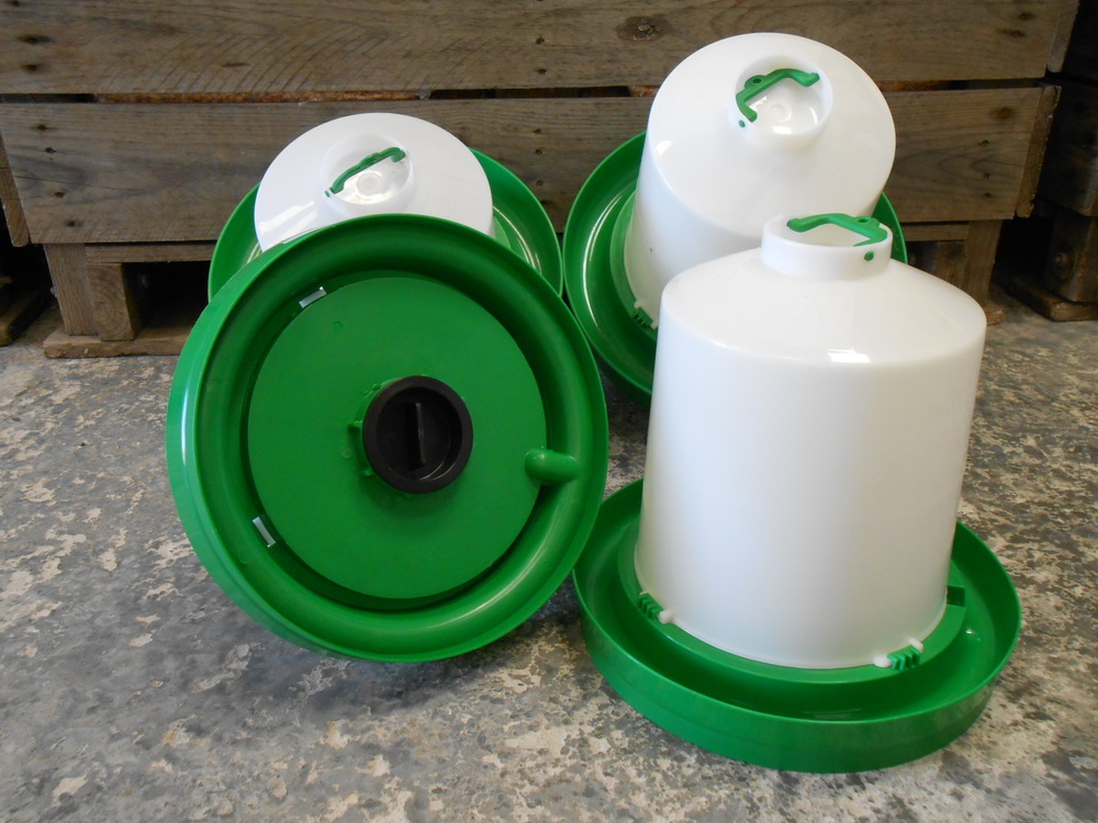 Abreuvoir remplissage bouchon pour volailles