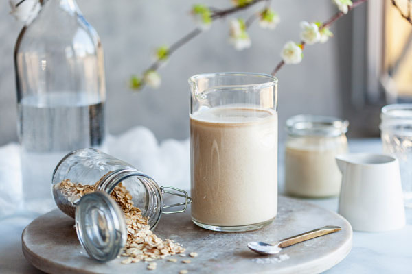 Quick and Easy Homemade Oatmilk