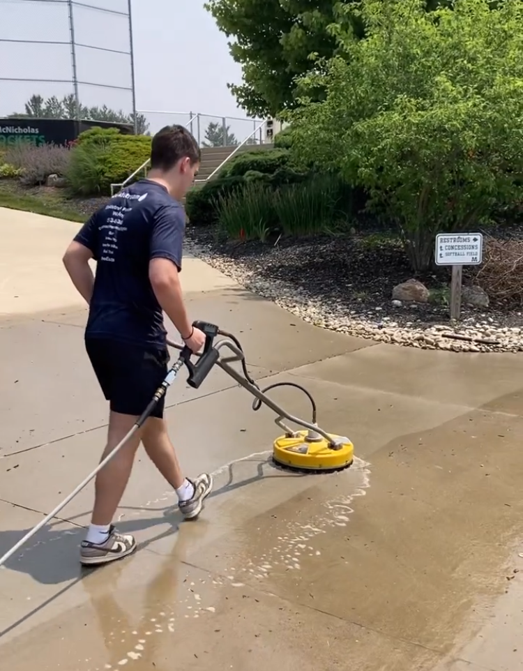 Concrete and Parking Lot Cleaning