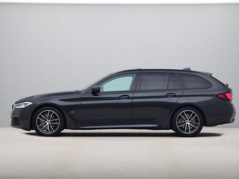 BMW 5 Serie 520i Touring High Executive Edition afbeelding 12