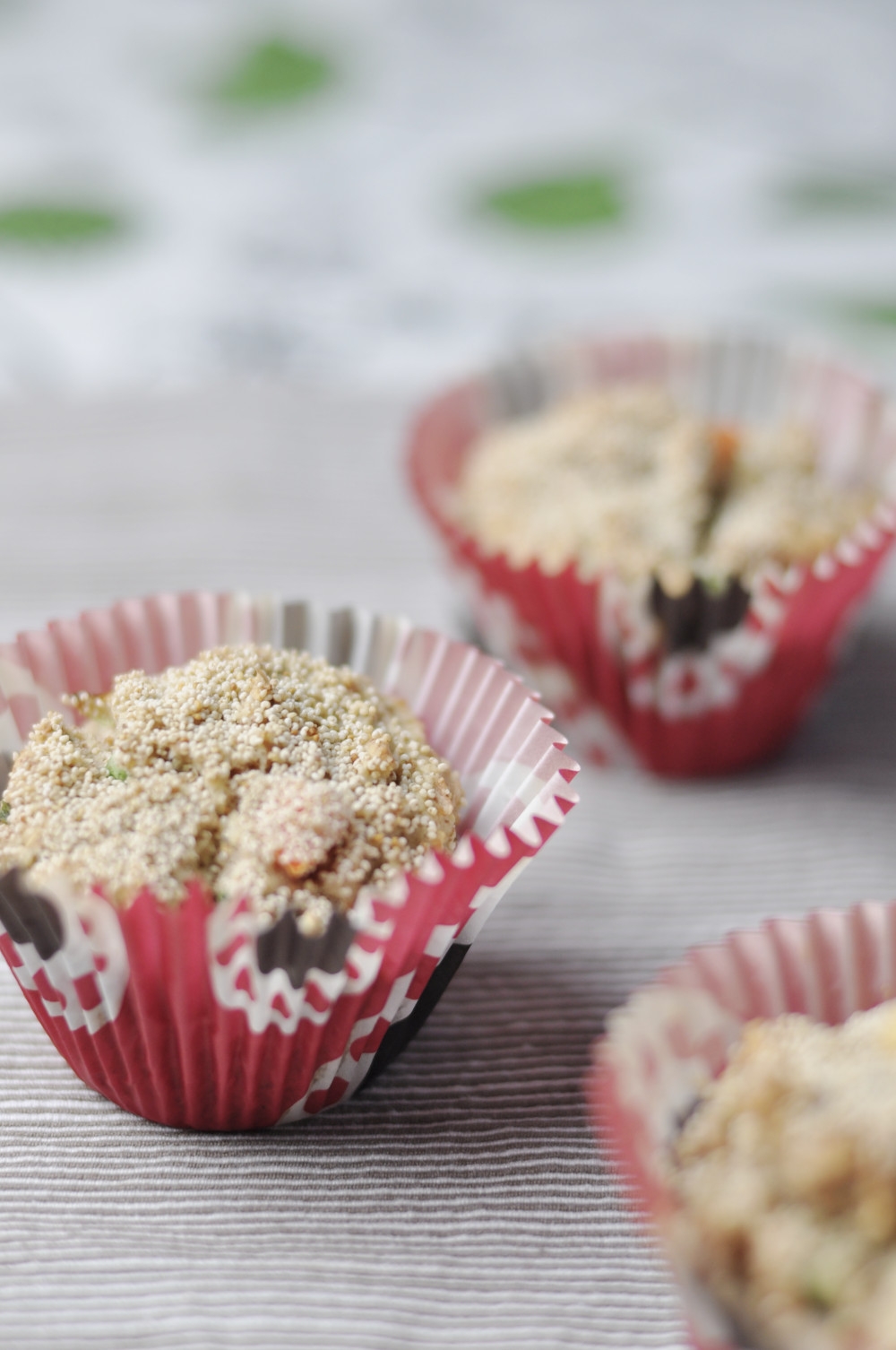 wholewheat vegetables muffins with poppy seeds