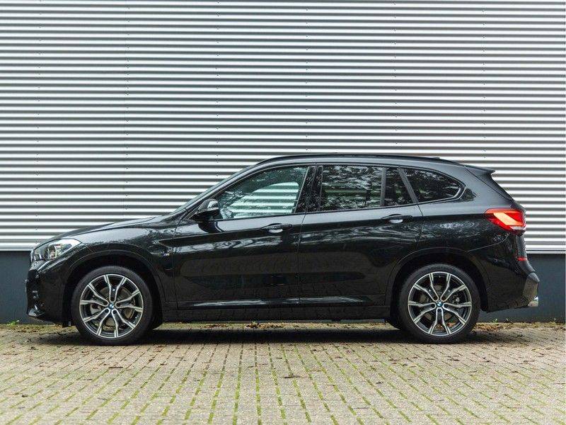 BMW X1 xDrive20i High Executive - M-Sport - Memoryzetel - Trekhaak - Harman Kardon afbeelding 7