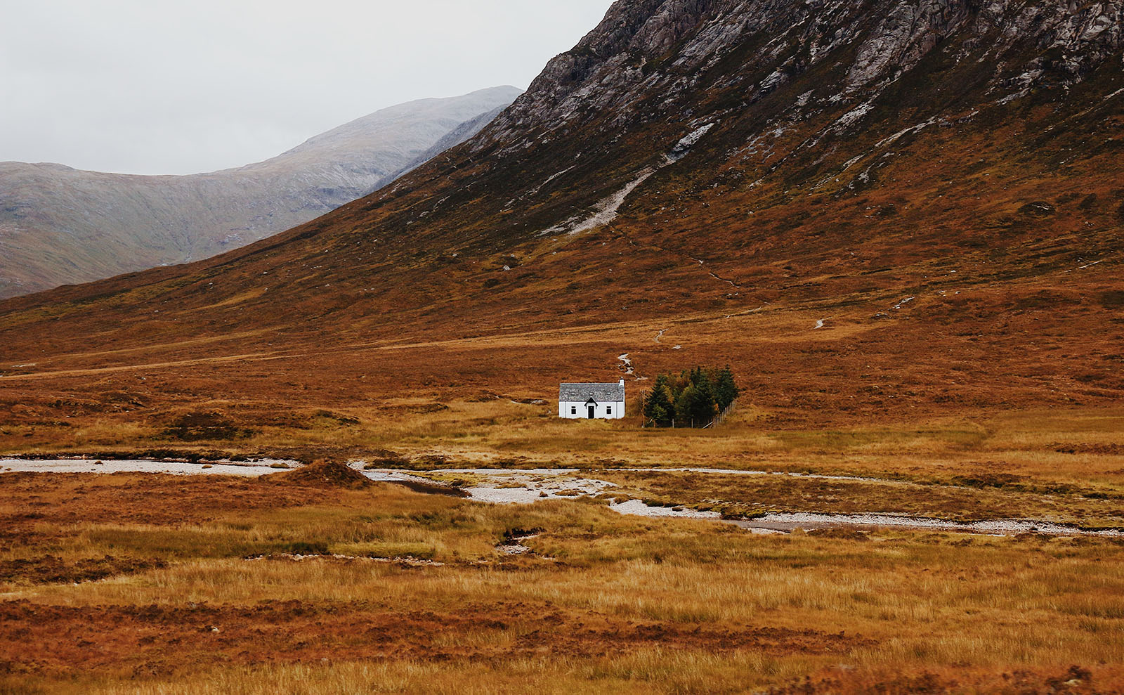 small house in the scottish highlands