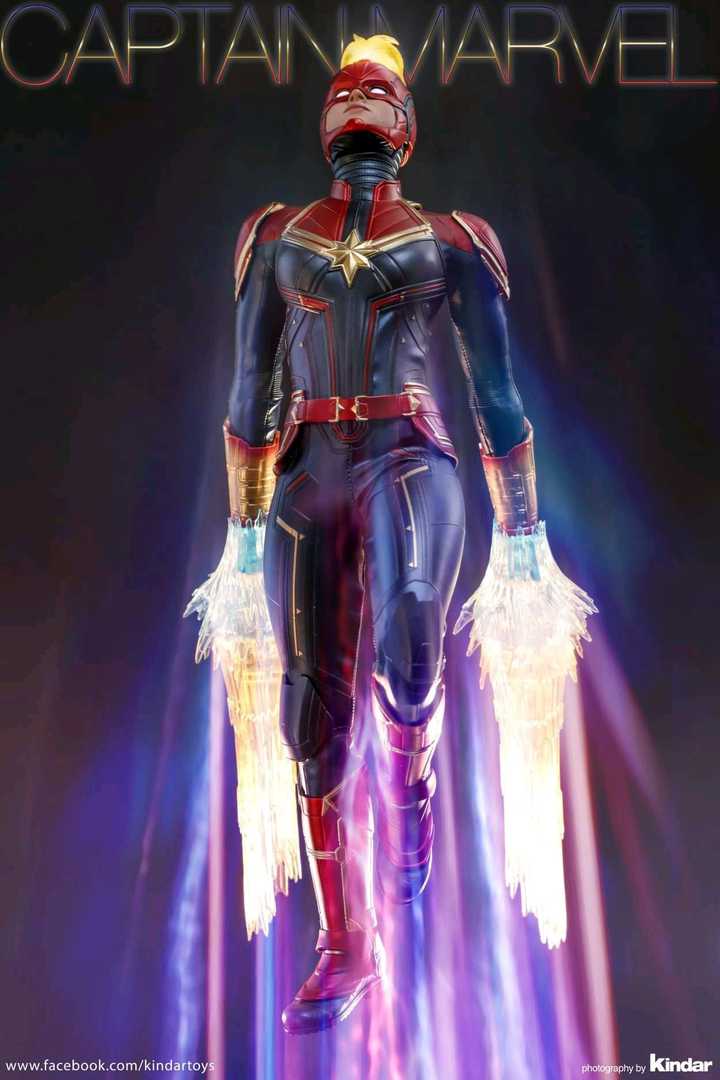 Hot Toys Captain Marvel 1/6 Action Figure