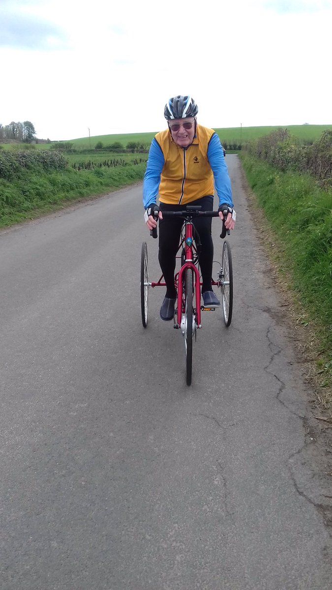 oh my god twitter doesn’t include alt text from images in their API