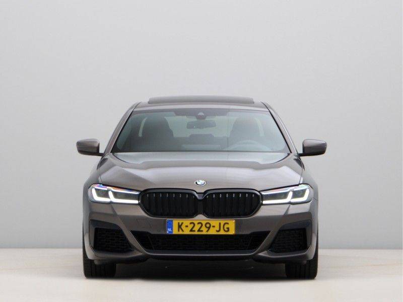 BMW 5 Serie 540i High Exe M-Sport afbeelding 6