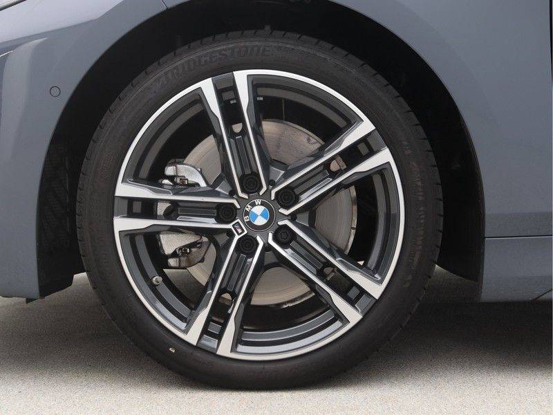 BMW 1 Serie 5-deurs 120i High Executive M-Sport Automaat afbeelding 20