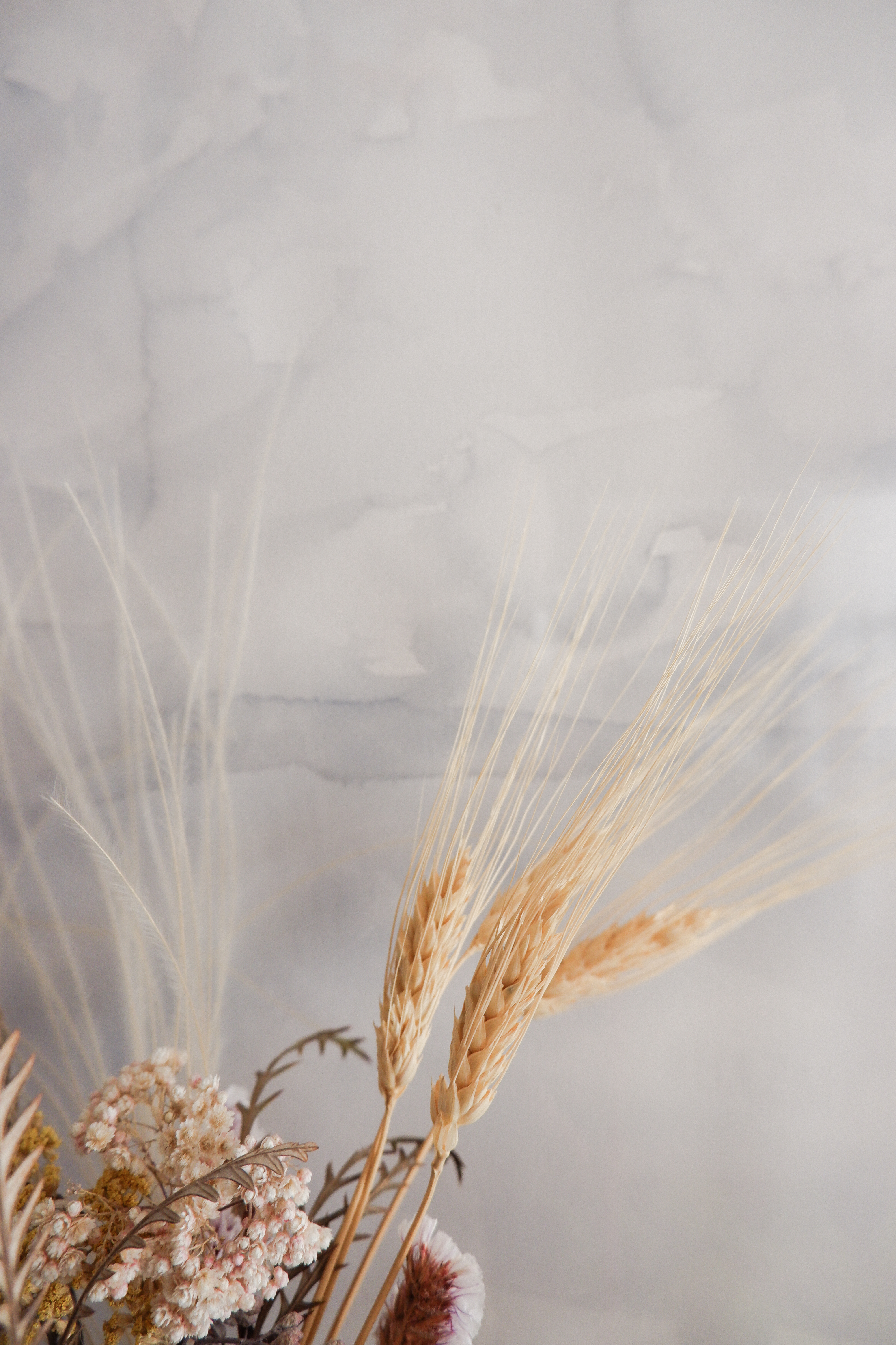 minimalist fall home decor dried wheat
