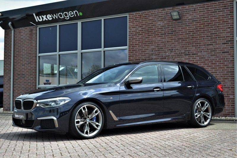 BMW 5 Serie Touring M550d xDrive 400pk Pano Standk ACC 20inch Adp-LED HUD afbeelding 5