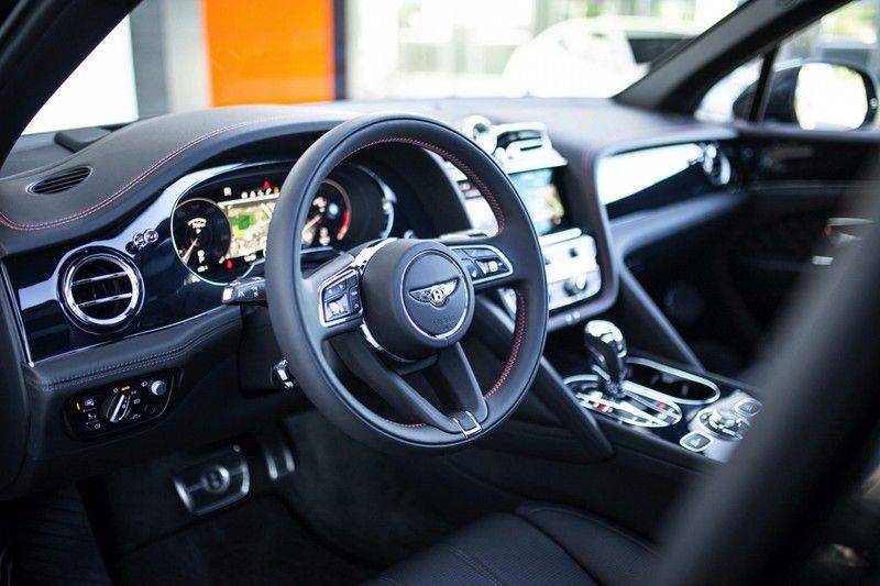 Bentley Bentayga 4.0 V8 First Edition *Mulliner / NAIM / Pano / Massage / Nachtzicht / Dynamic Ride* afbeelding 8