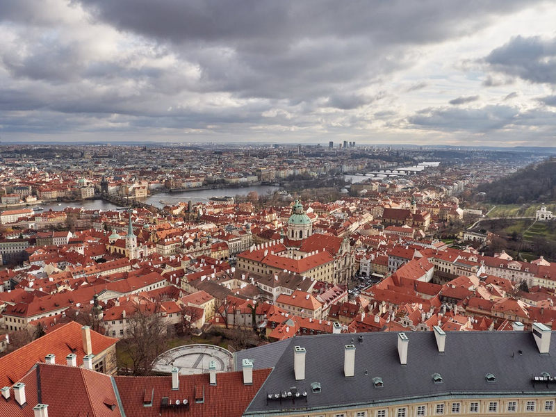 Priveliște din turnul Catedralei St. Vitus