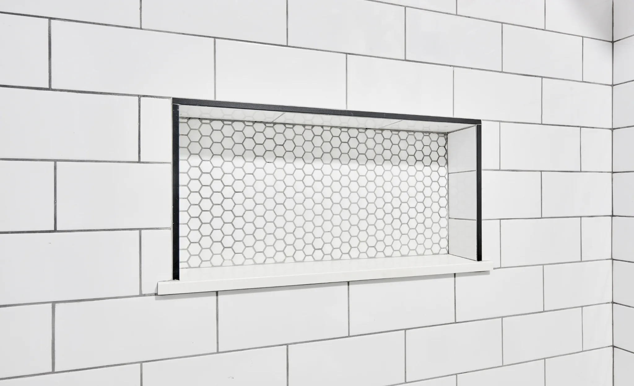 Windsong, AZ bathroom - Shower niche