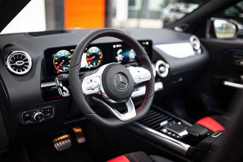 Mercedes-Benz GLA 200 AMG Line *Pano / HUD / Memorystoelen / 360 Cam / Burmester* afbeelding 7