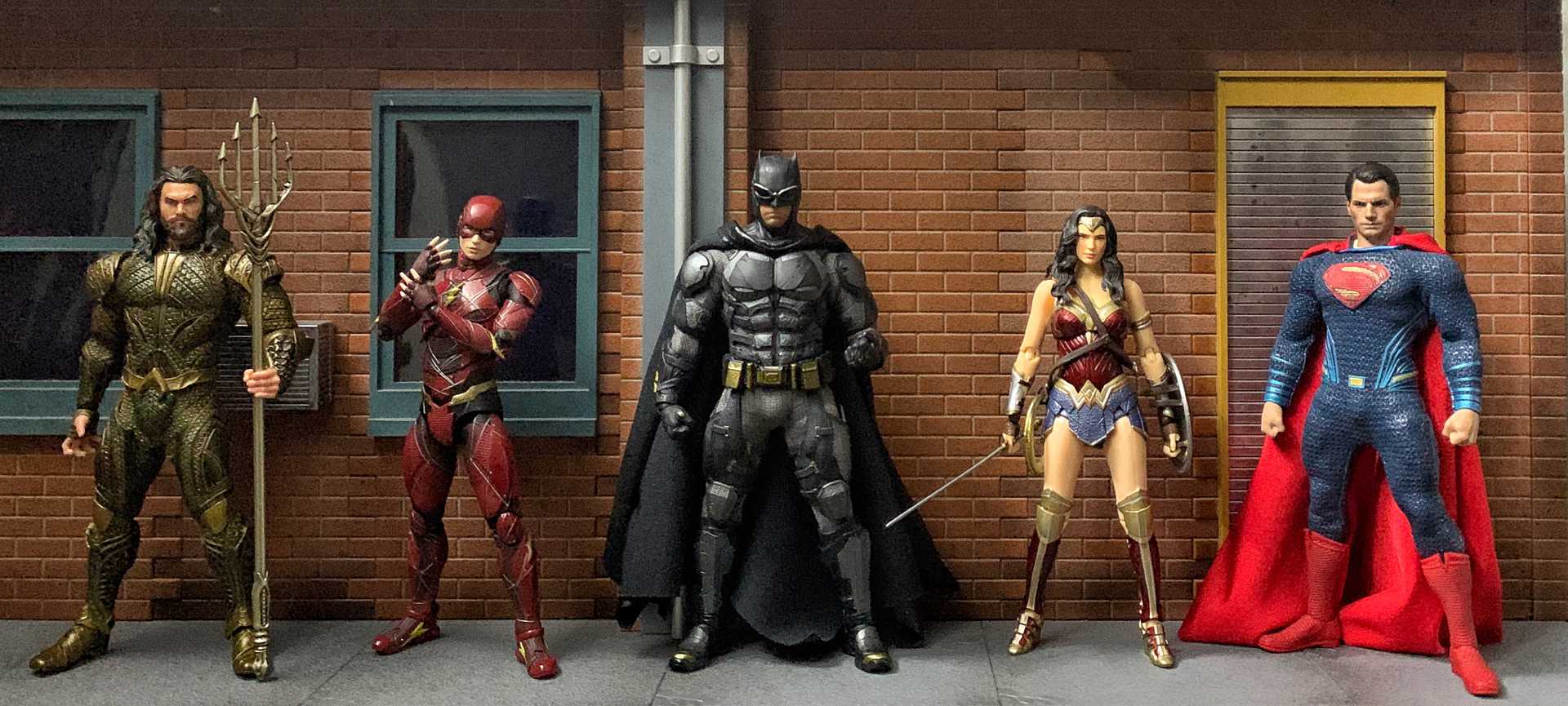 Justice League Mezco Mafex Mix