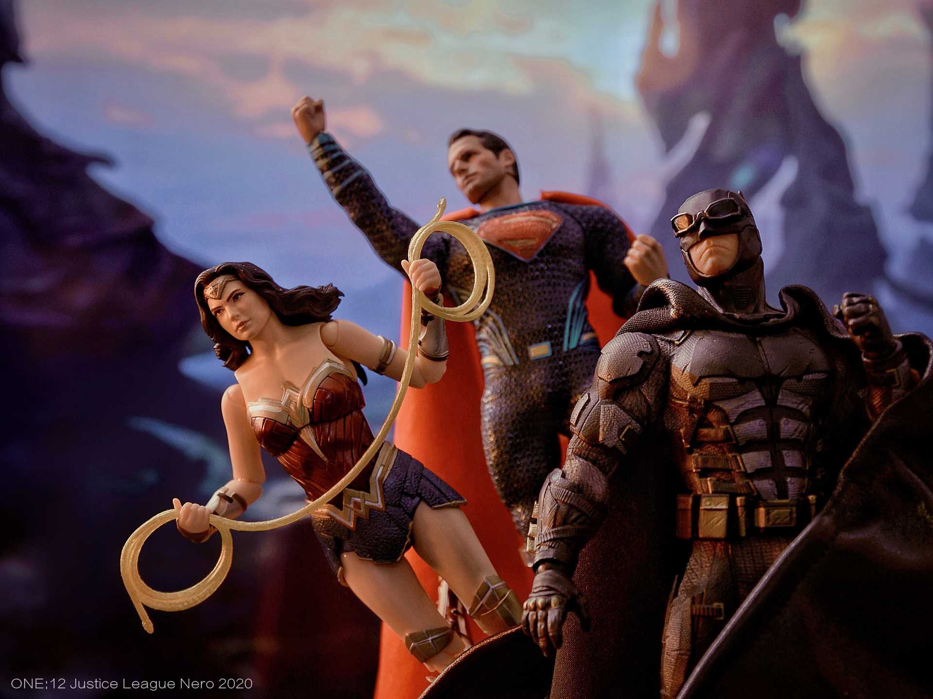 Justice League Mezco Mafex Mix