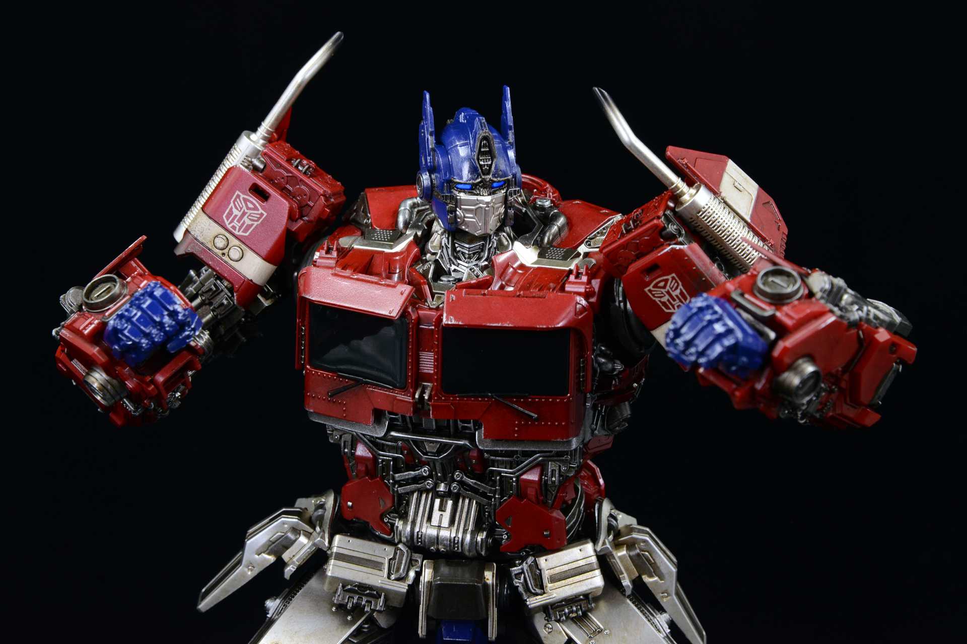 ThreeA Optimus Prime DLX Scale