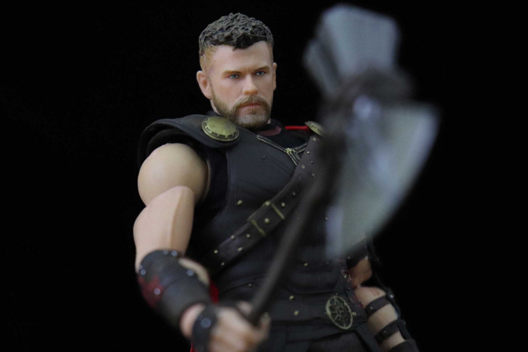 Mezco Thor Collection