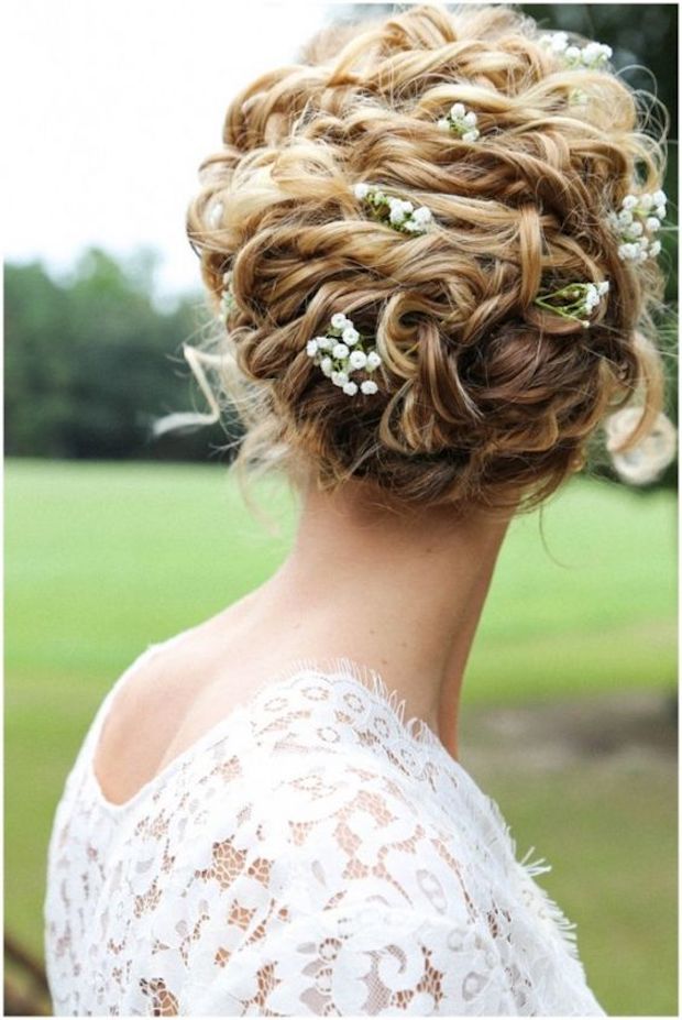 Curly Styles For Your Summer Wedding 