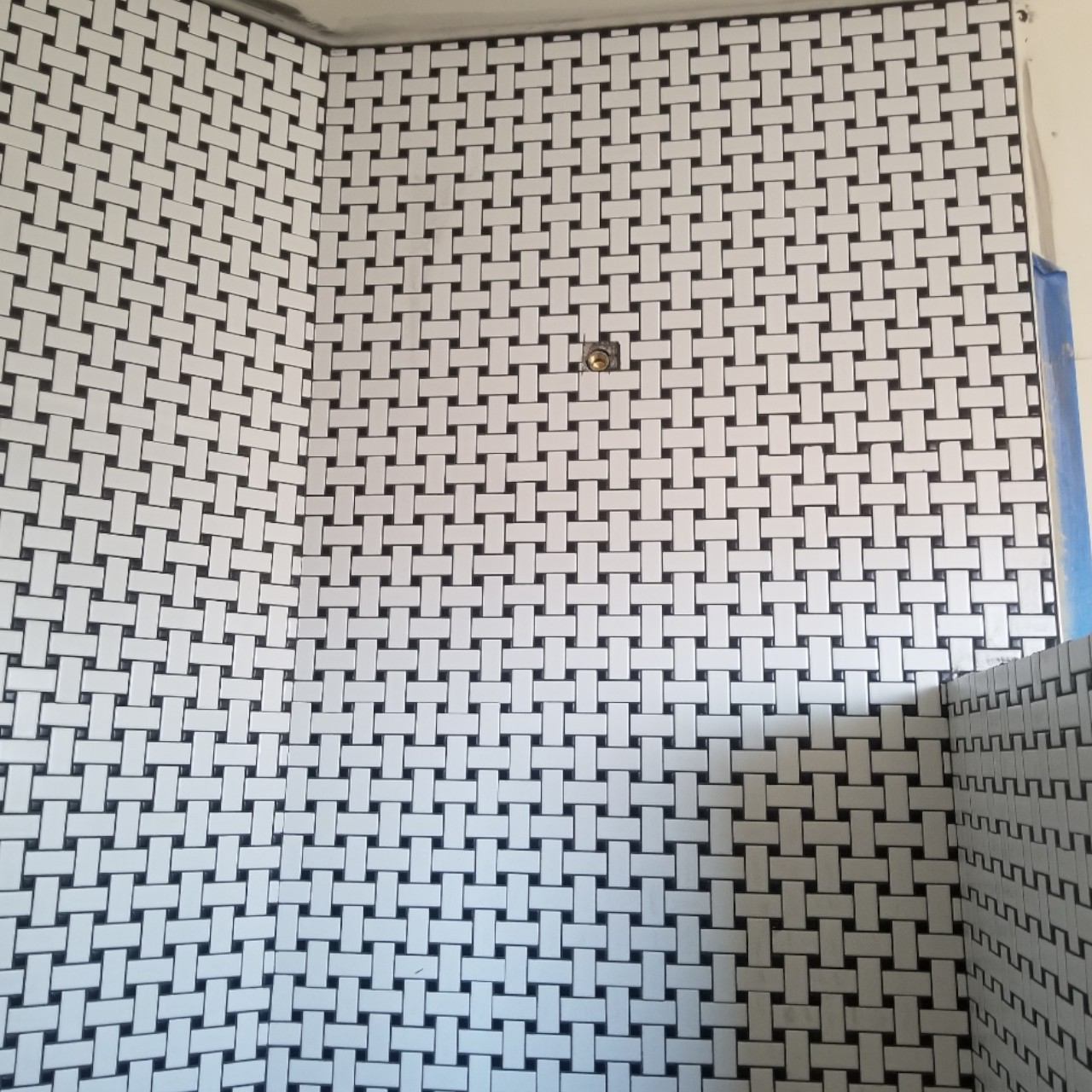 tiling-custom-bathtub-shower-tiles--tiling-05