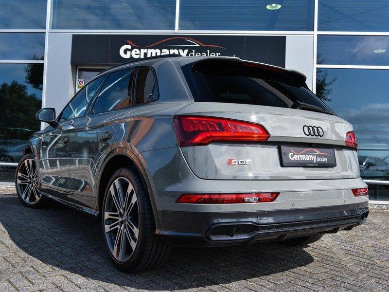 Audi SQ5 3.0TFSI 354pk Quattro Black Optic Lucht HUD Standk B&O Pano Ruitleder Tr.Haak ACC VOL! afbeelding 4