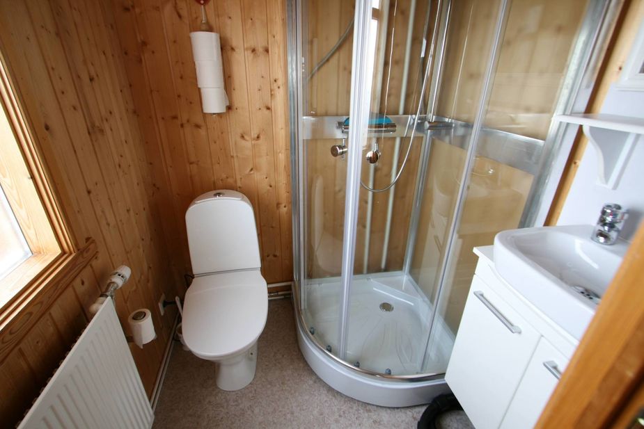 Bathroom with a shower cottage north Iceland Mývatn