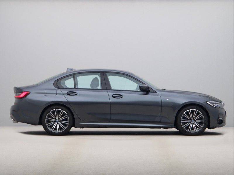 BMW 3 Serie 330i Exe M-Sport afbeelding 8