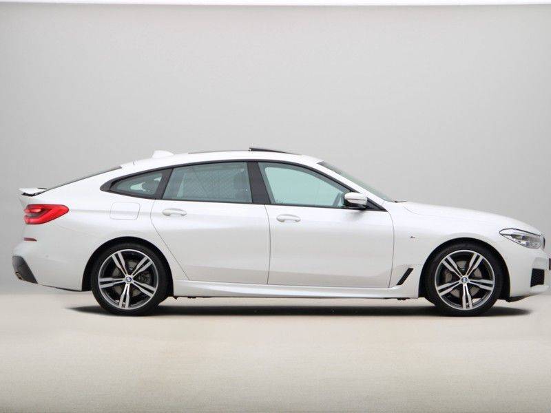 BMW 6 Serie Gran Turismo 620d High Executive Model M Sport afbeelding 8