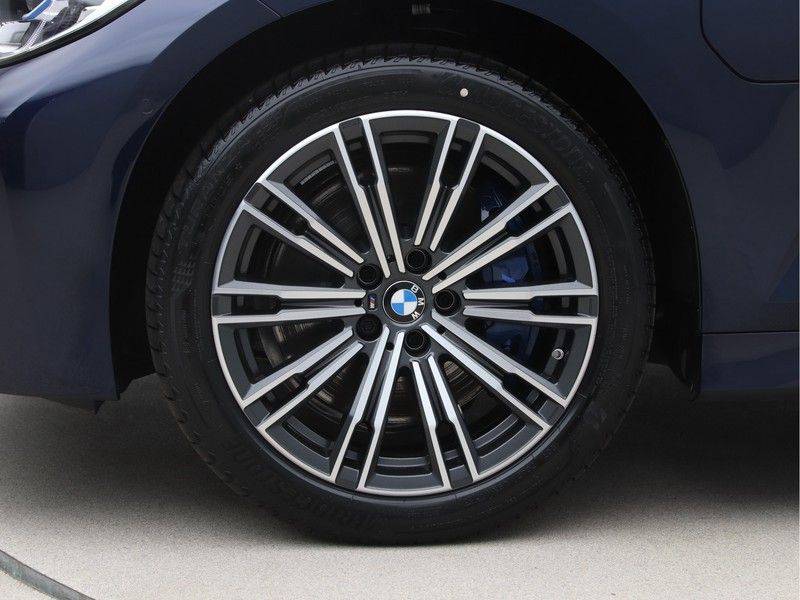 BMW 3 Serie Touring 330e xDrive High Executive M-Sport Automaat afbeelding 22