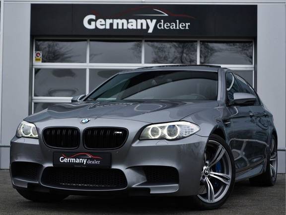 BMW 5 Serie M5 560pk DKG Pano B&O HUD Leder-dash Soft-Close Alcant.Hemel