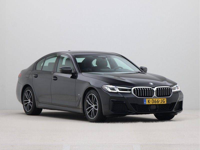 BMW 5 Serie Sedan 520i High Executive M-Sport Automaat afbeelding 7