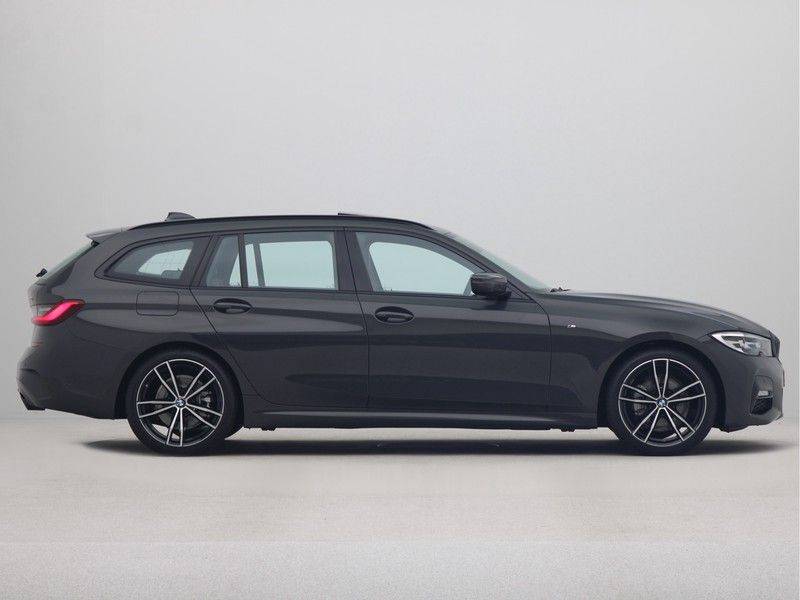 BMW 3 Serie Touring 320i Executive M-Sport Automaat afbeelding 8