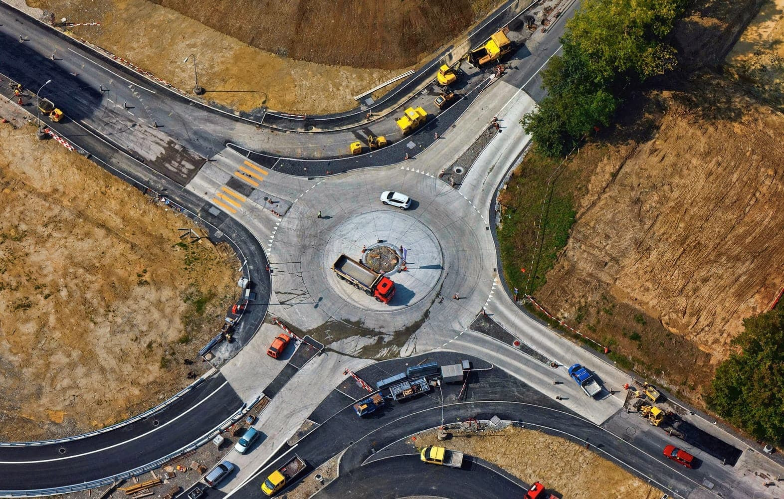 Intersection in the countryside under construction.