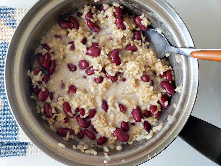 Pot of coconut kidney bean rice