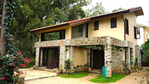 Gunina - House for Sale in Coonoor with gardens - House for sale in Adar Estate, coonoor