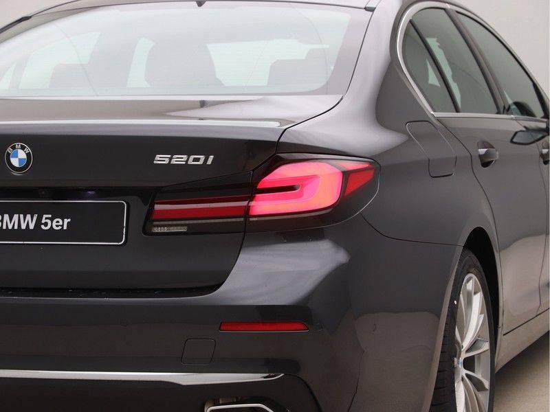 BMW 5 Serie 520i High Exe Luxuryline afbeelding 20