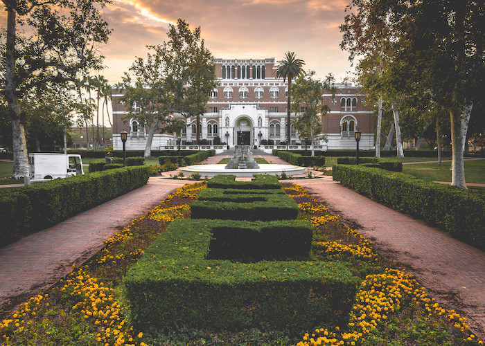 Sunrise at the University of Southern California Alumni Park