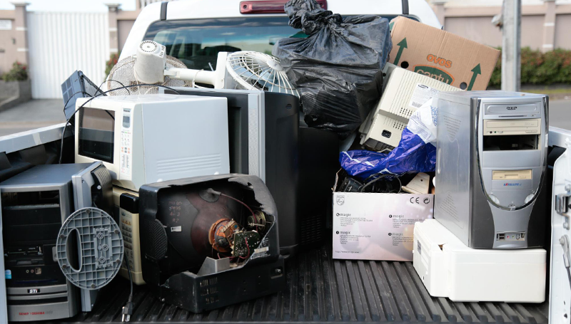 Imagem em destaque para o artigo: O que a BH Recicla faz com os eletrônicos que busca em sua casa?