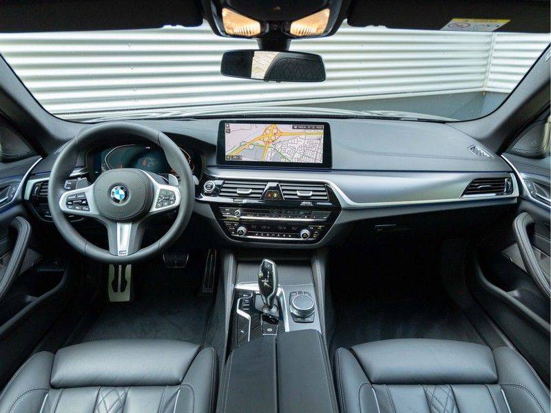 BMW 5 Serie Touring 540i xDrive High Executive - M-Sport - Panoramadak - ACC - Harman Kardon afbeelding 12