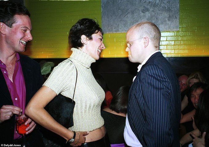 oh my god twitter doesn’t include alt text from images in their API