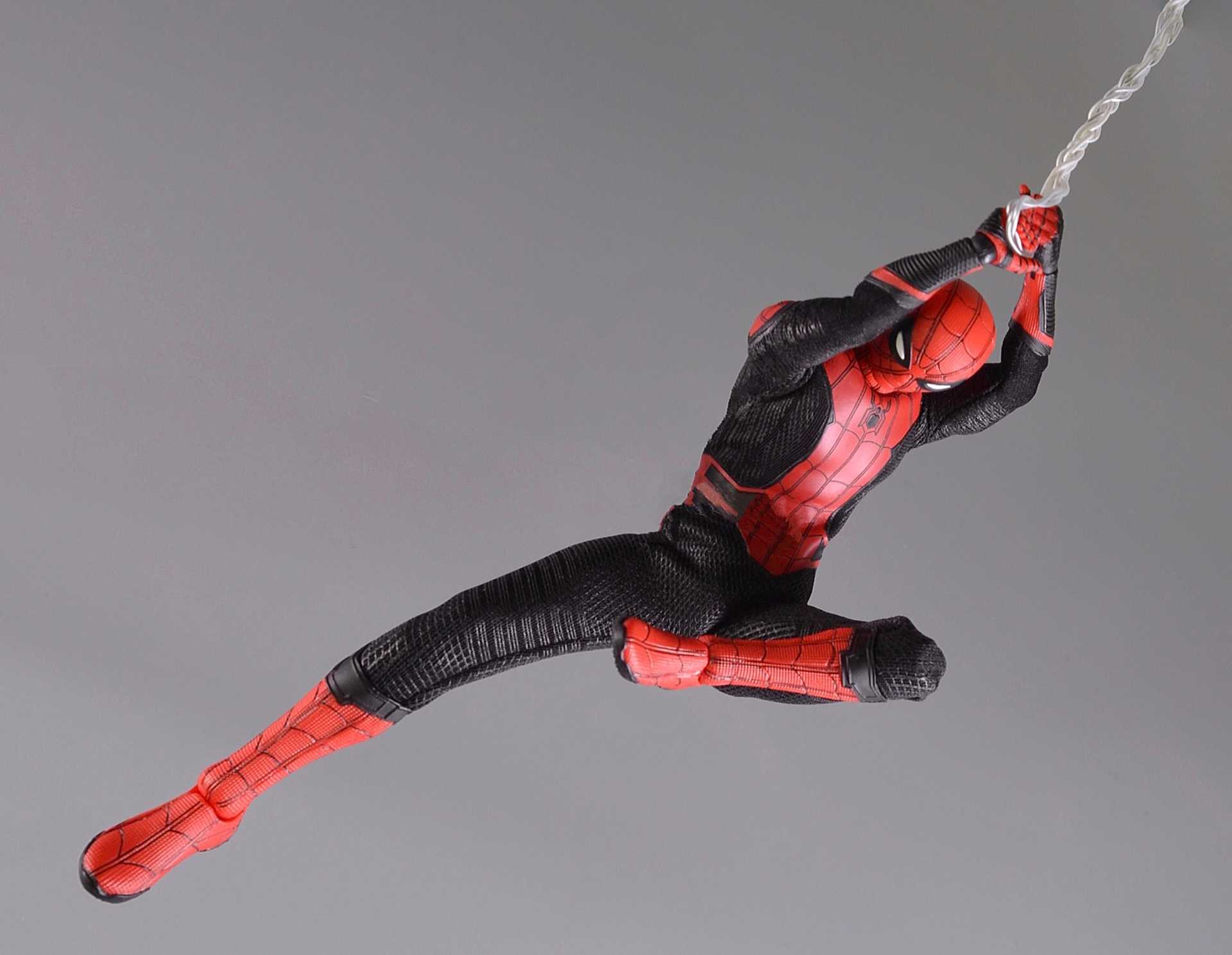 Spider-Man Far From Home Deluxe Edition 1/12 Figure