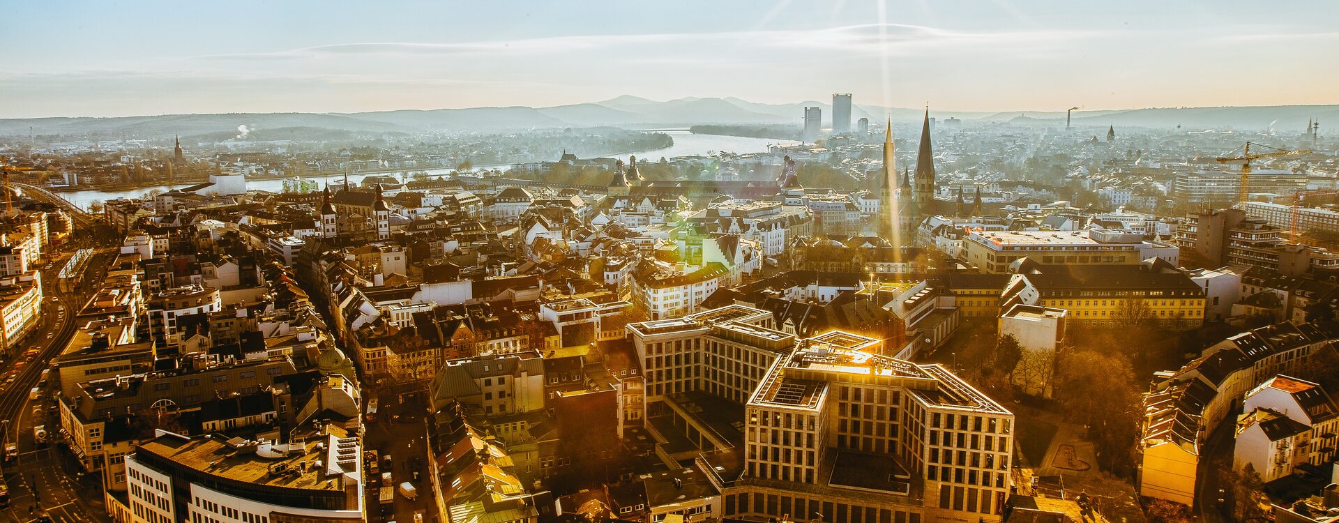 Die Bonner Skyline an einem Wintermorgen