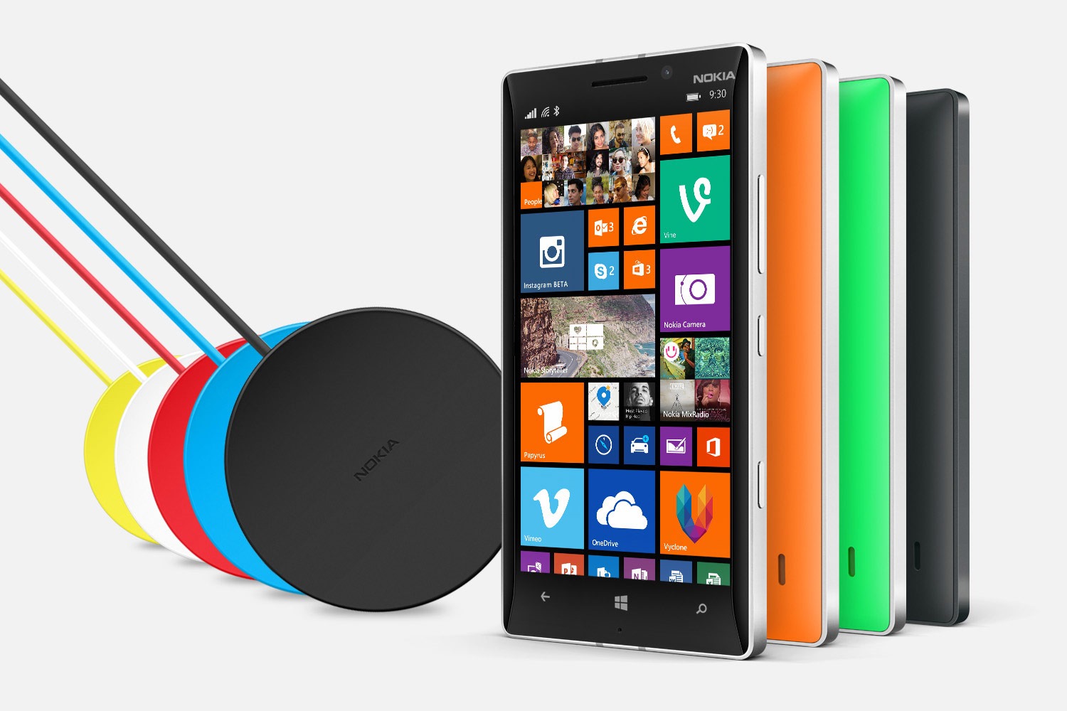 Nokia-Lumia-930-and-wireless-chargers
