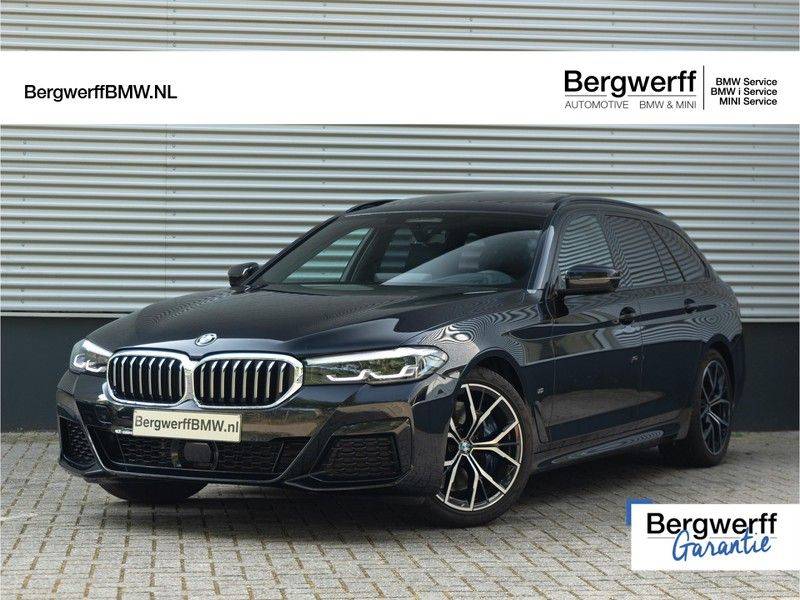 BMW 5 Serie Touring 540i xDrive High Executive - M-Sport - Panoramadak - ACC - Harman Kardon afbeelding 1