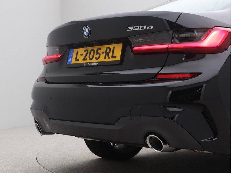 BMW 3 Serie Sedan 330e High Executive M-Sport Automaat afbeelding 22