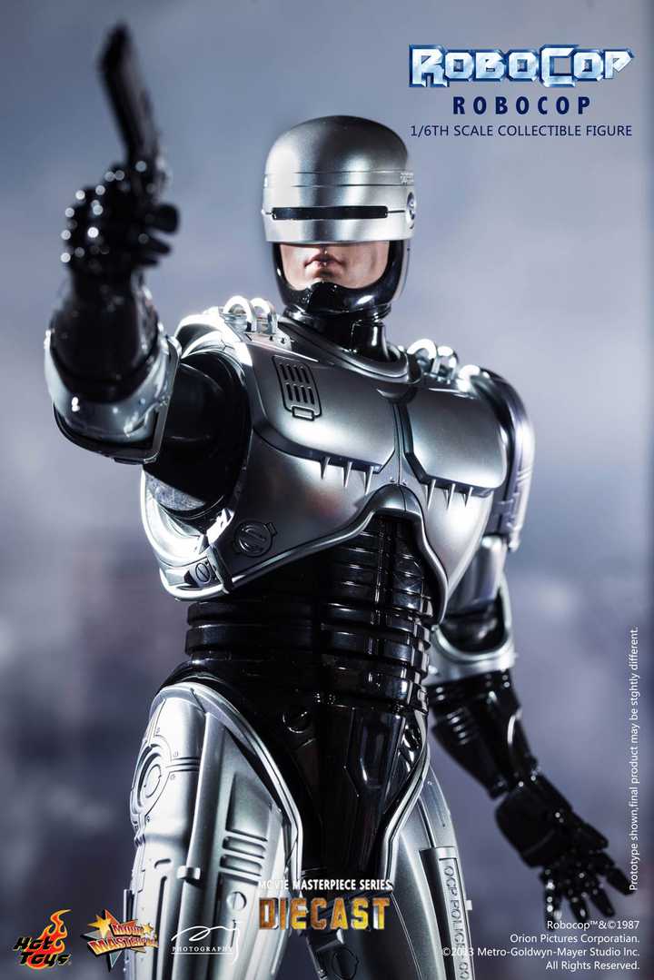 Best Metal Robot from Hot Toys | Figround