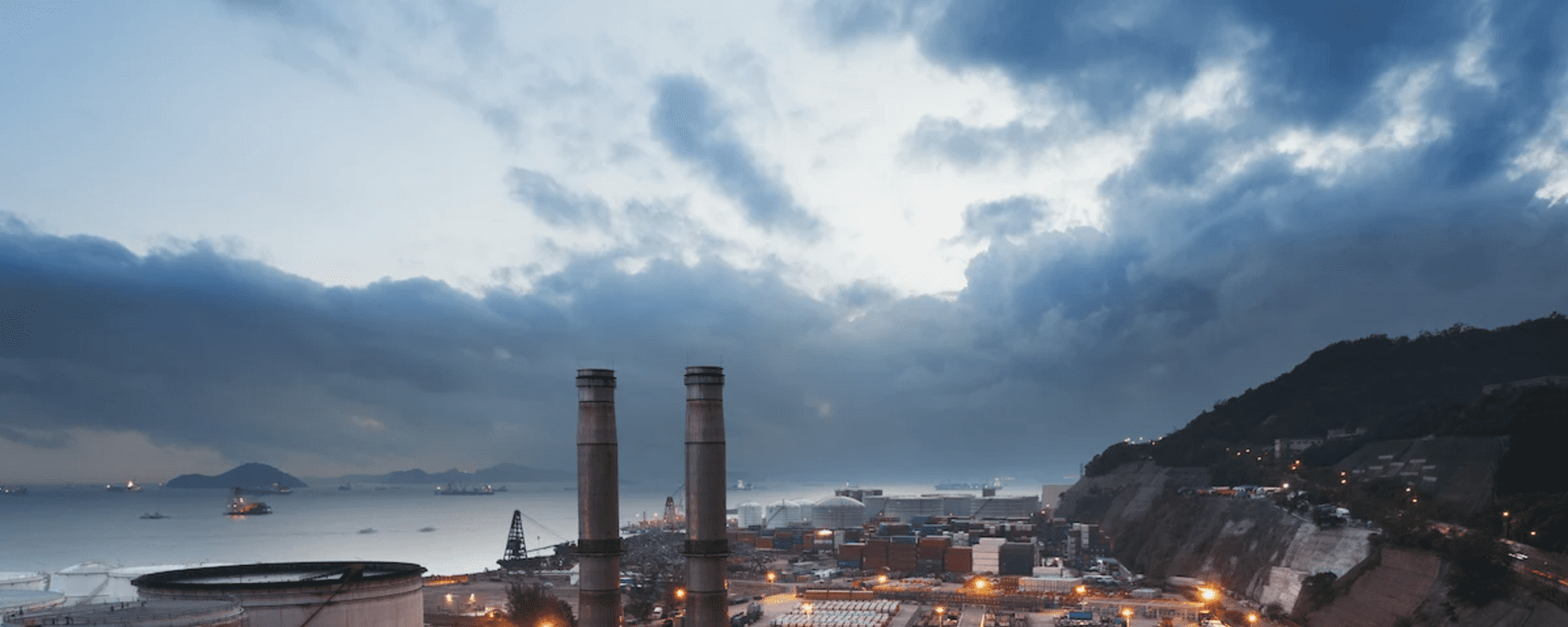 Accruent - Resources - White Papers - Moving Toward Data-Led Asset and Facility Management Solutions - Hero