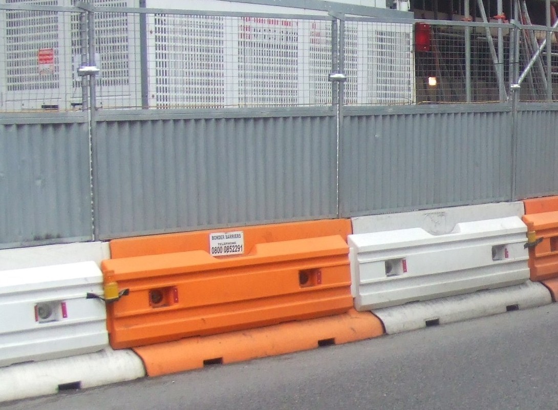 Rhino Restraint Water-Filled Barriers