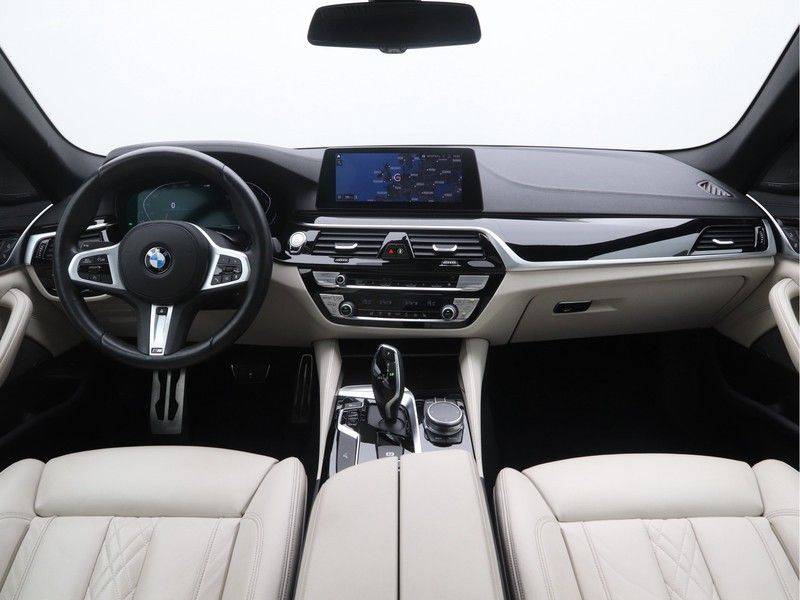 BMW 5 Serie Sedan 540i High Executive M-Sport Automaat afbeelding 13