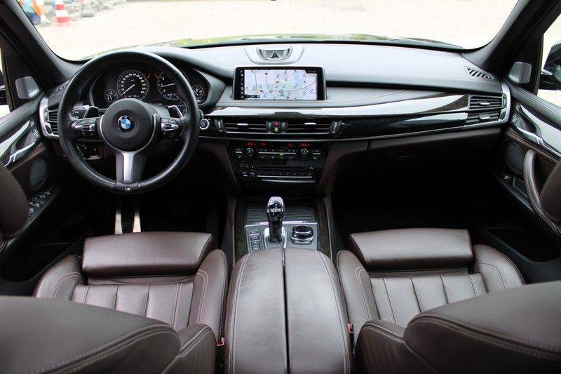 BMW X5 xDrive50i High Executive Pan.dak, Surr. view afbeelding 5